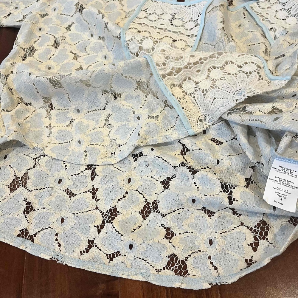 New Lush Nordstrom Light Blue Cream Embroidered Cropped Top Blouse Boho Sz S - Picture 10 of 10